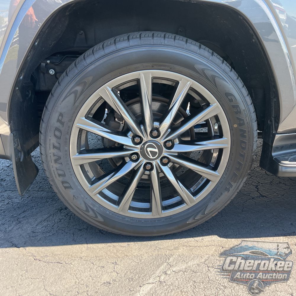 2023 Lexus LX 600 F SPORT Handling
