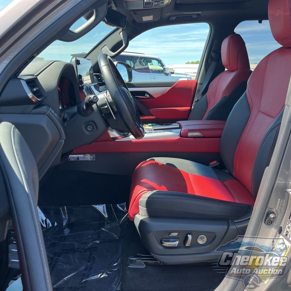 2023 Lexus LX 600 F SPORT Handling
