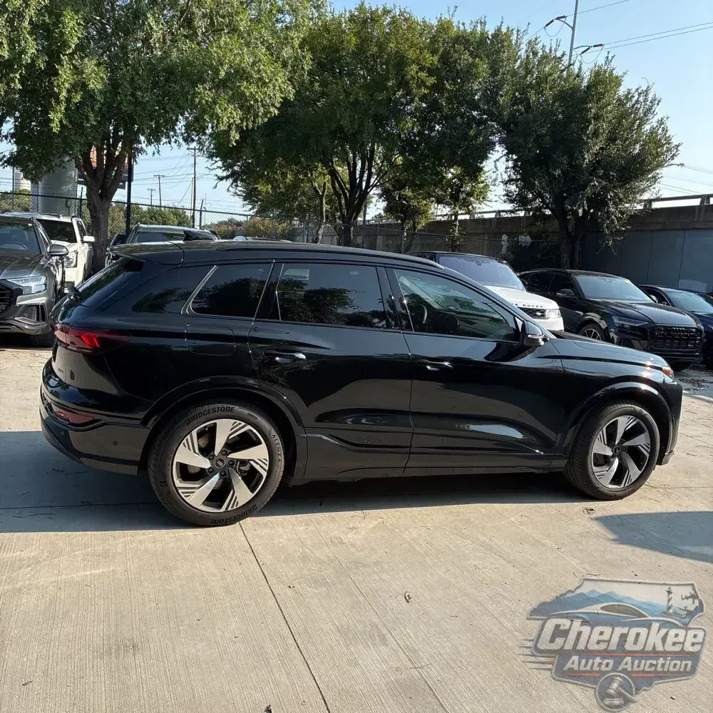 2025 Audi Q6 e-tron Prestige