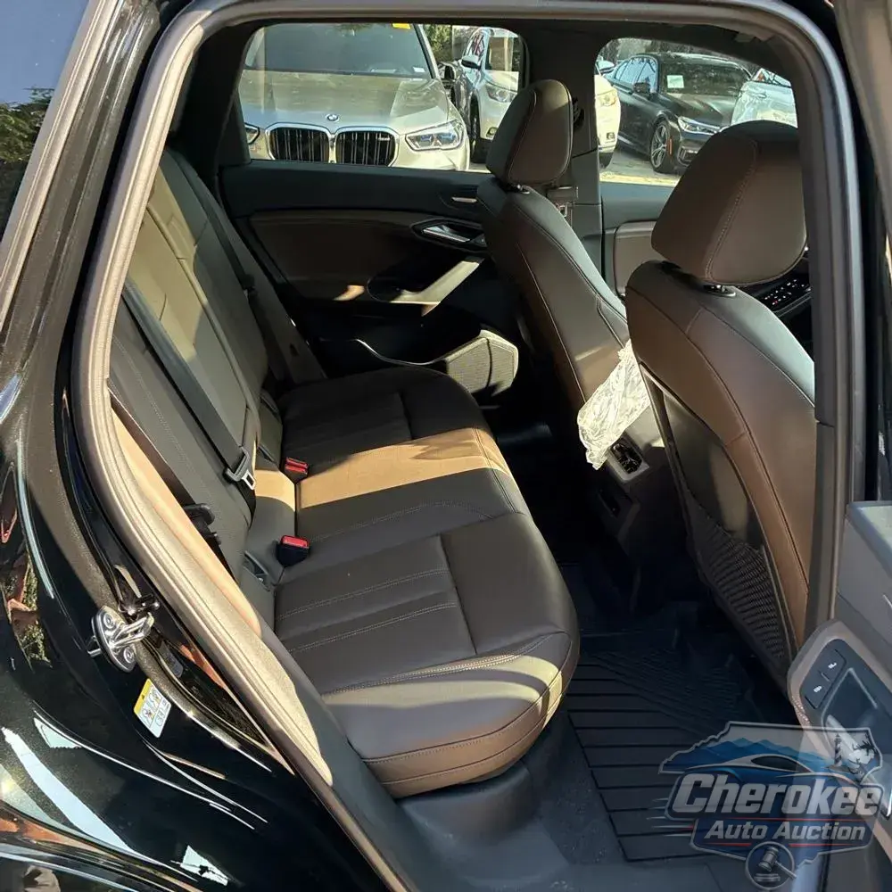 2025 Audi Q6 e-tron Prestige