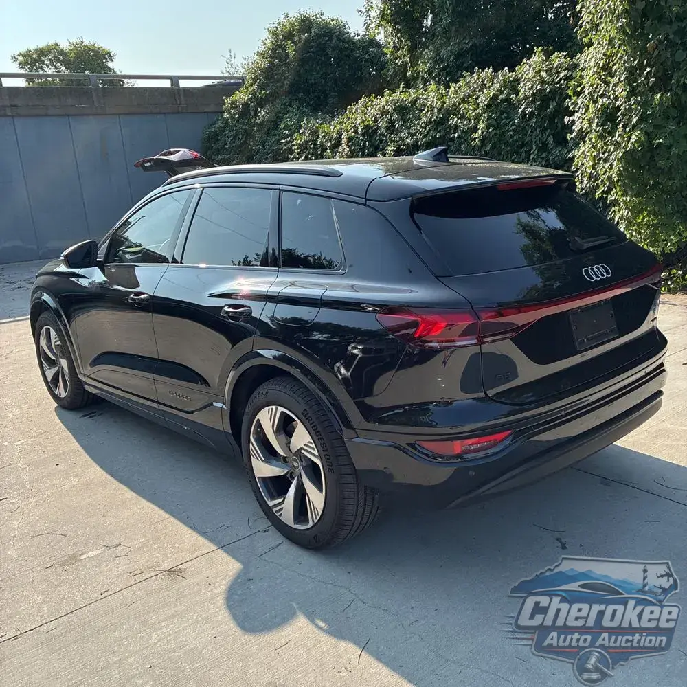 2025 Audi Q6 e-tron Prestige