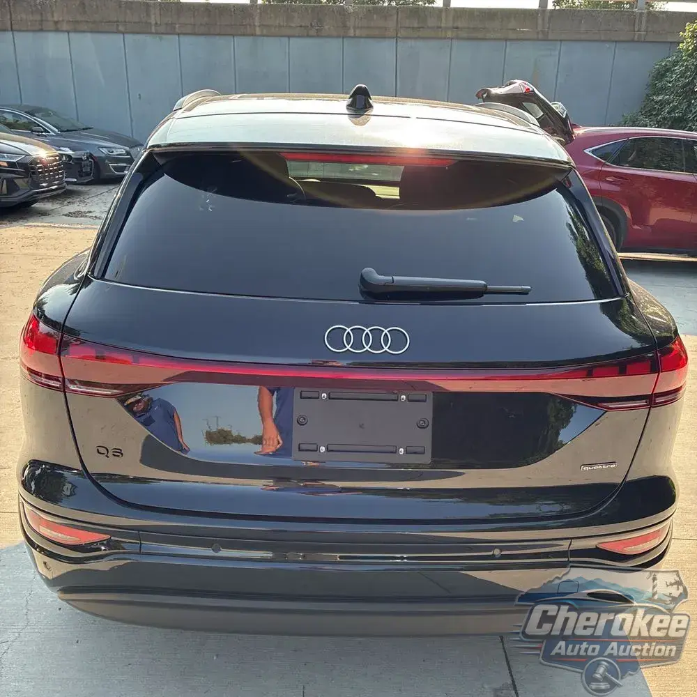 2025 Audi Q6 e-tron Prestige