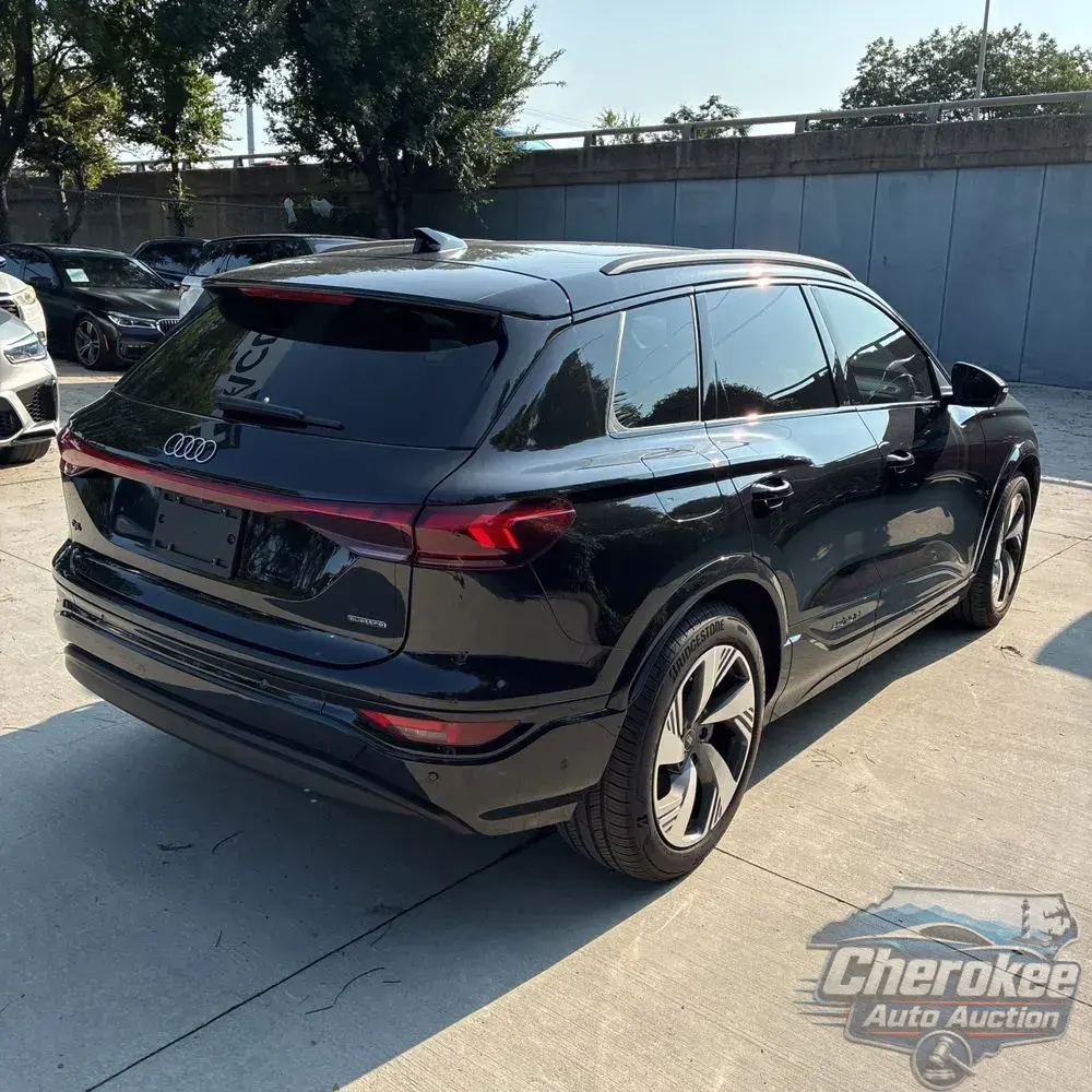 2025 Audi Q6 e-tron Prestige