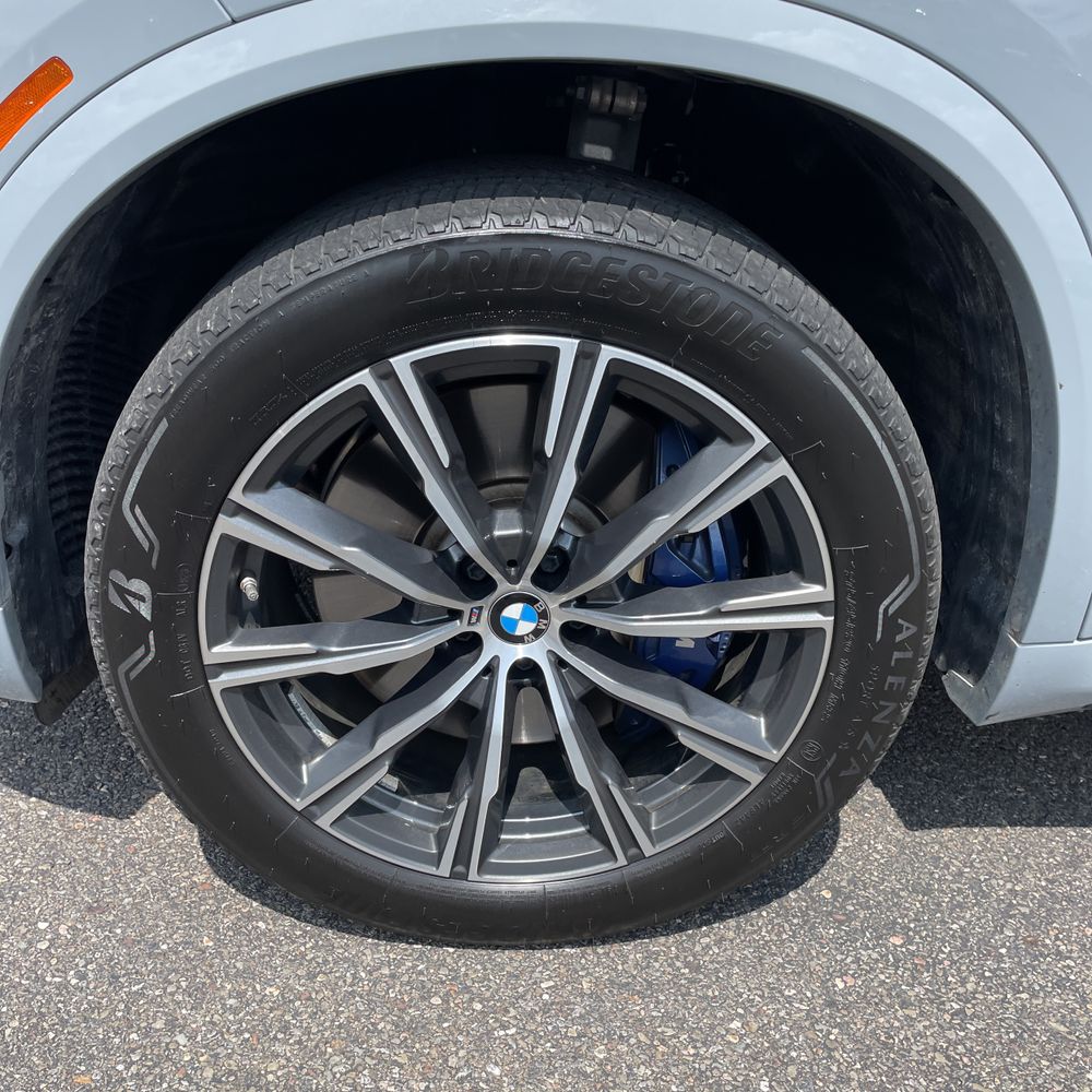 2024 BMW X5 M60i