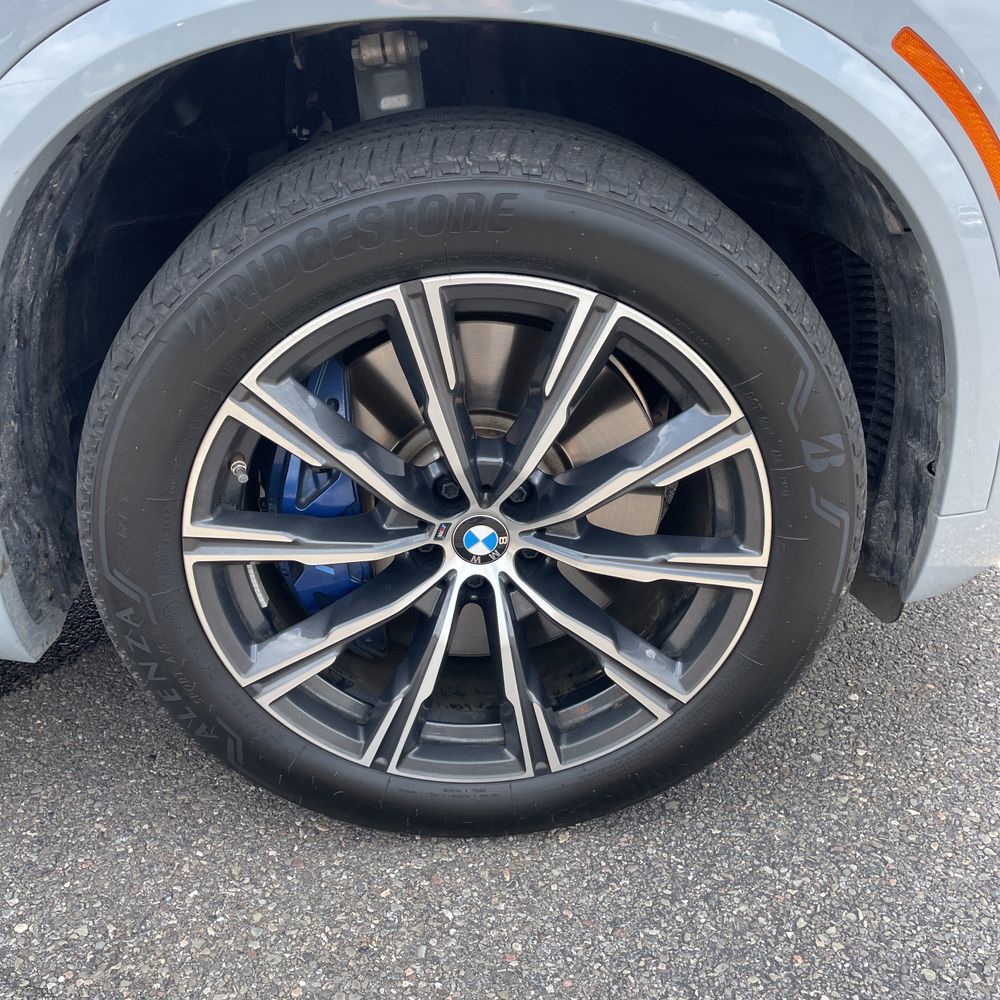 2024 BMW X5 M60i
