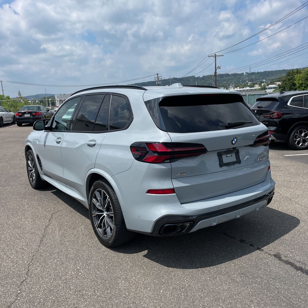 2024 BMW X5 M60i