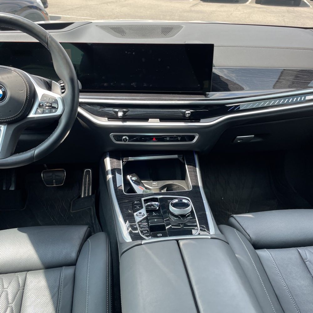 2024 BMW X5 M60i