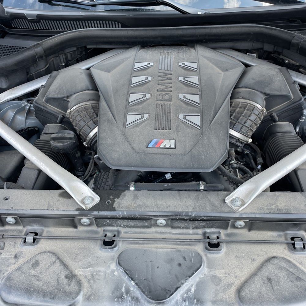 2024 BMW X5 M60i