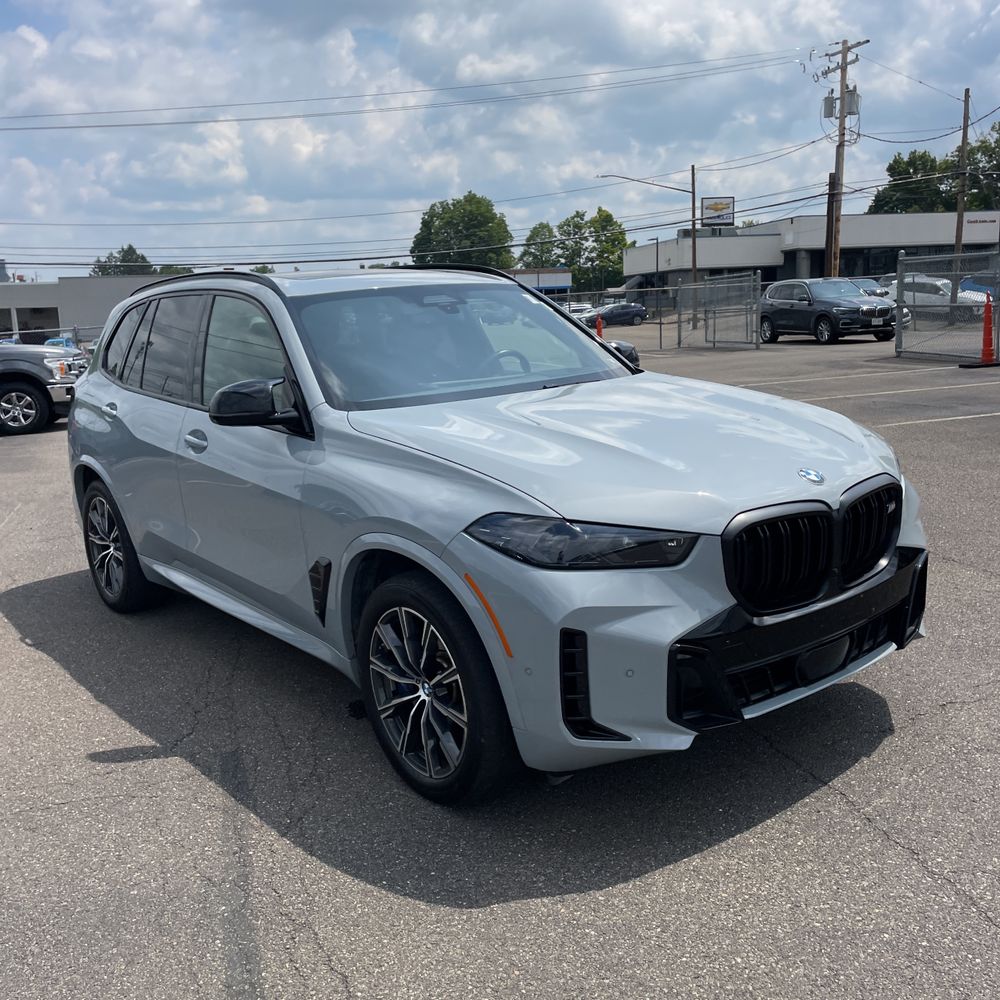 2024 BMW X5 M60i