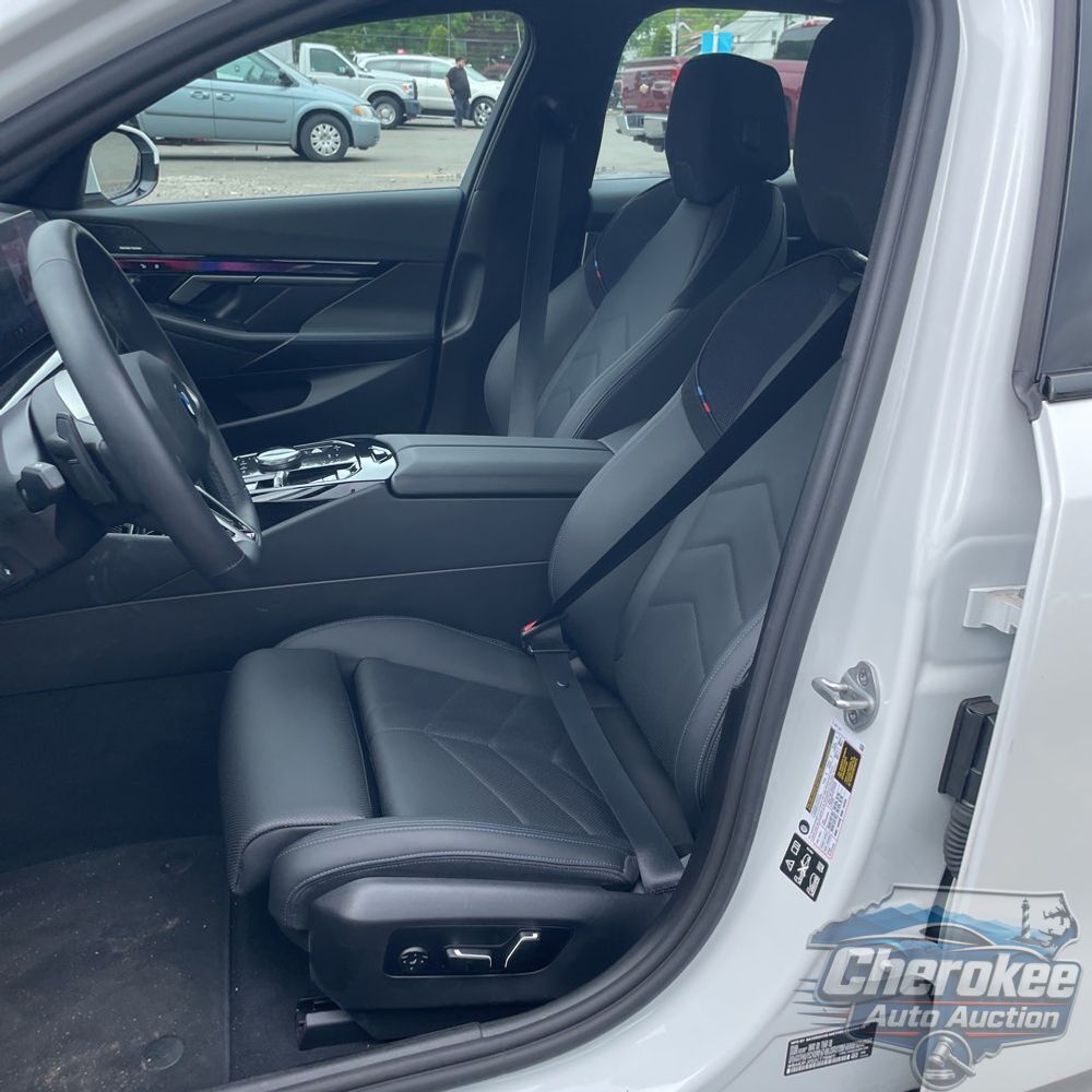 2025 BMW 5-Series 540i xDrive