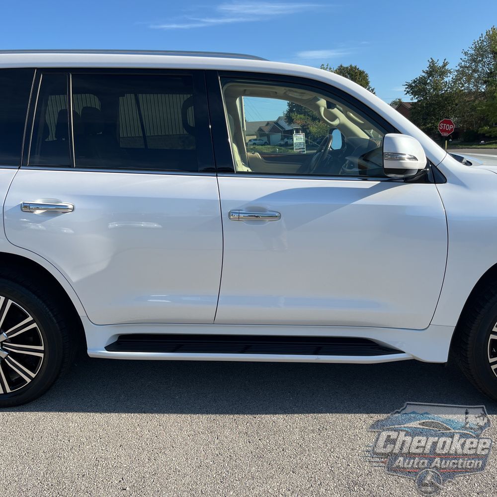 2021 Lexus LX 570 Three-Row