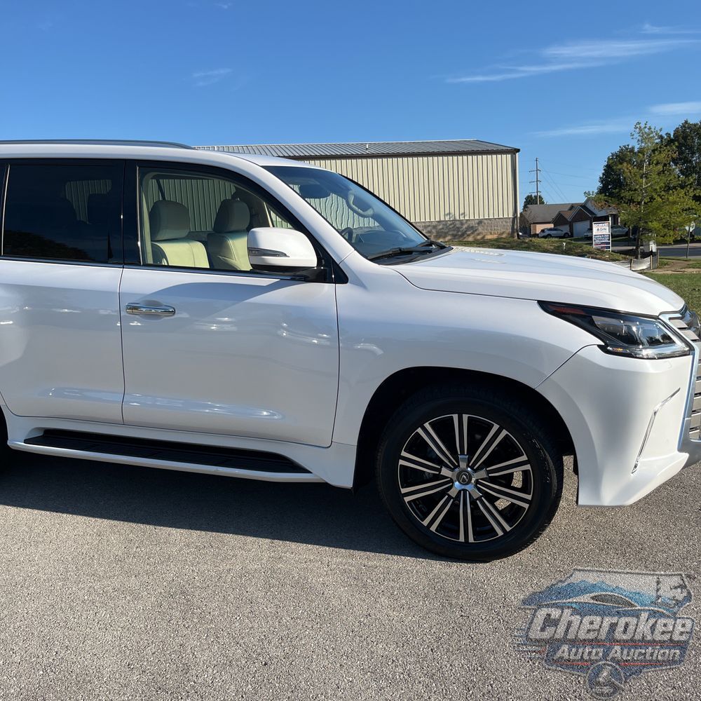 2021 Lexus LX 570 Three-Row