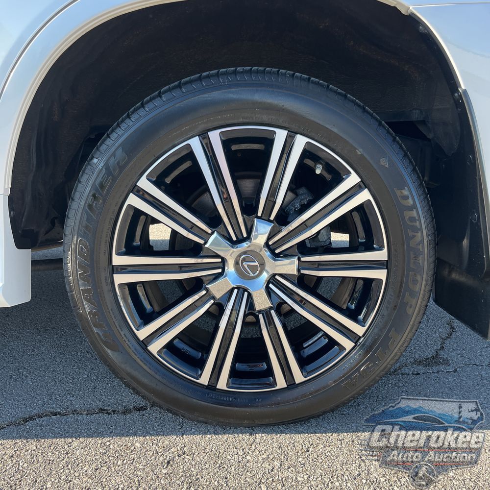 2021 Lexus LX 570 Three-Row