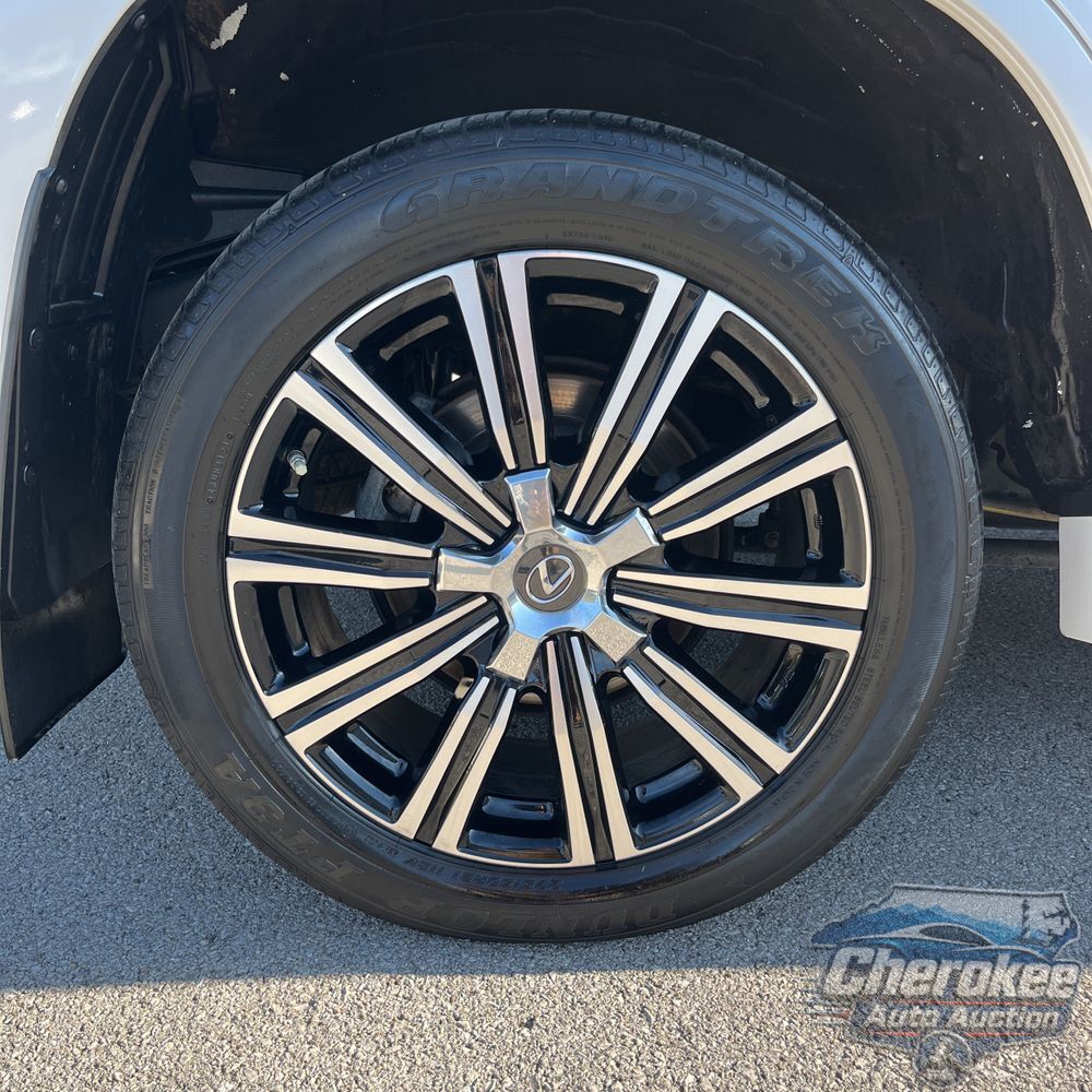 2021 Lexus LX 570 Three-Row