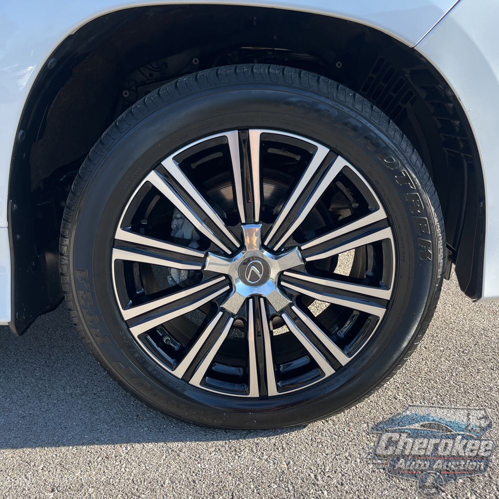 2021 Lexus LX 570 Three-Row