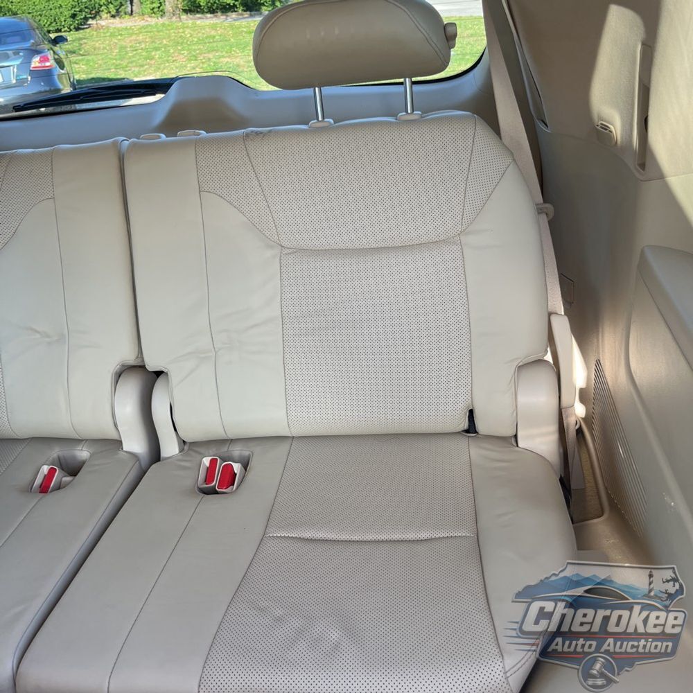 2021 Lexus LX 570 Three-Row
