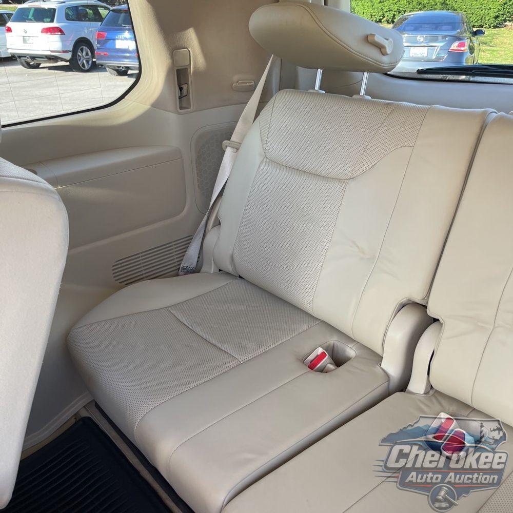2021 Lexus LX 570 Three-Row