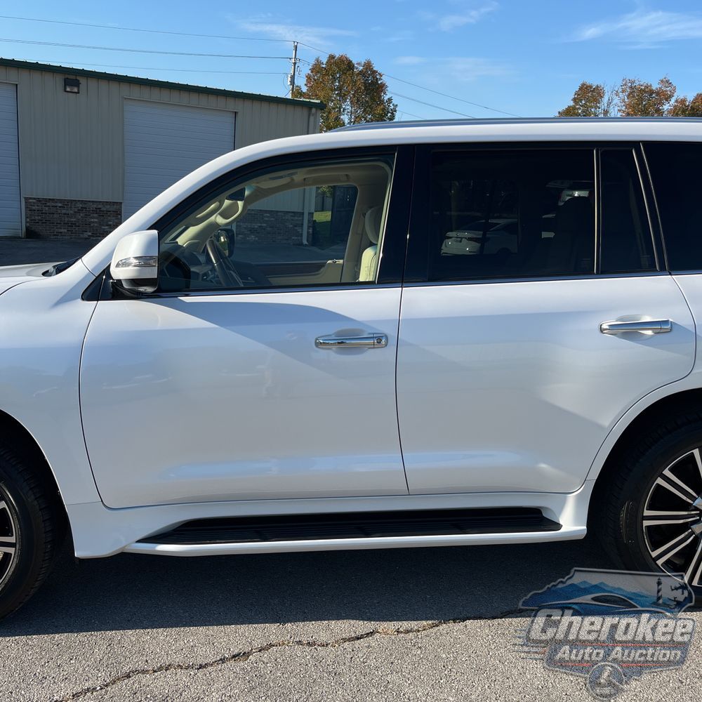 2021 Lexus LX 570 Three-Row
