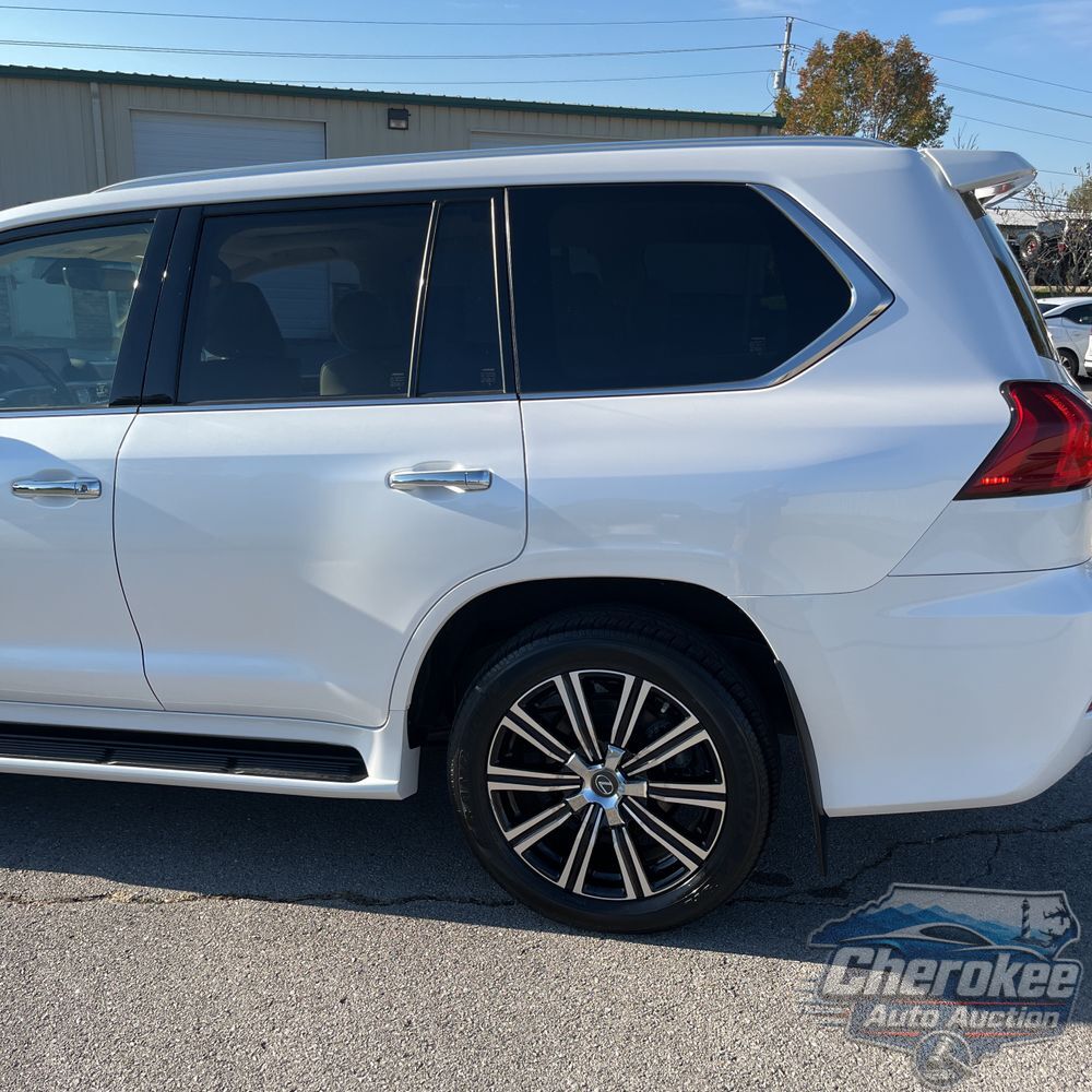 2021 Lexus LX 570 Three-Row
