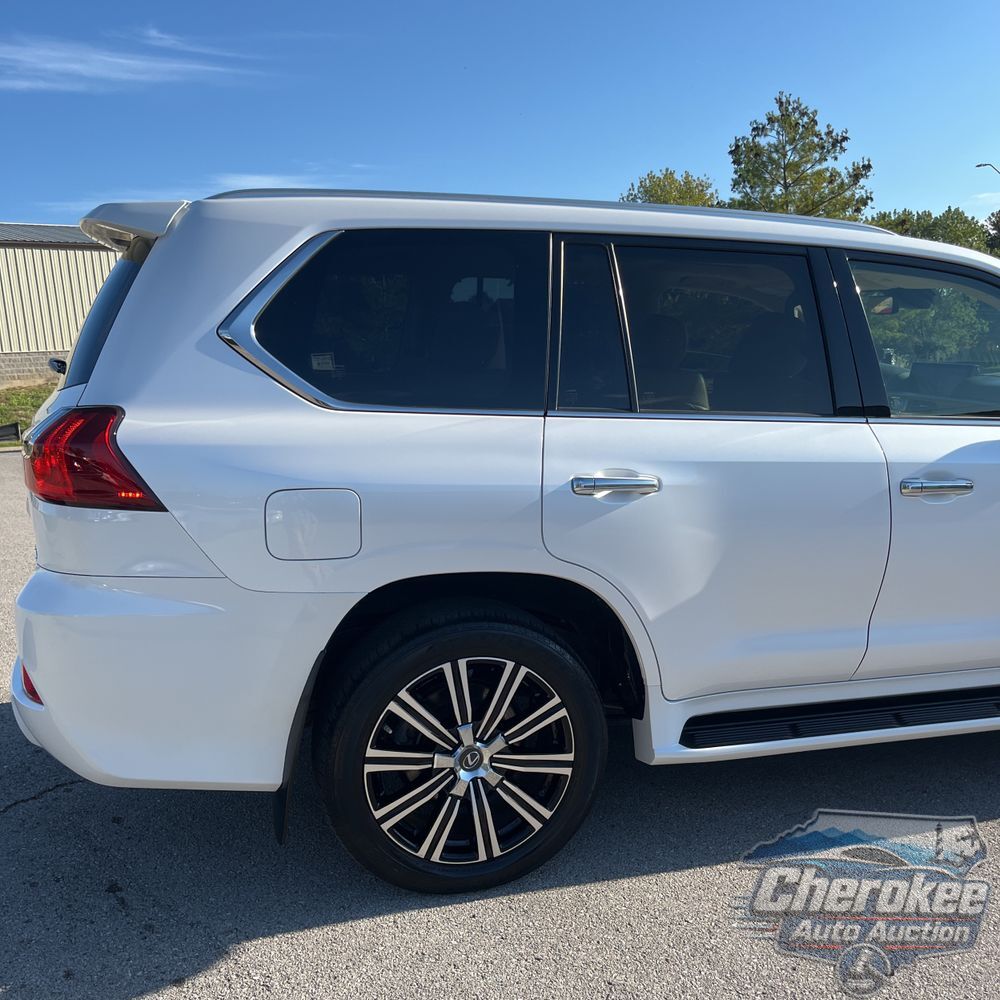 2021 Lexus LX 570 Three-Row