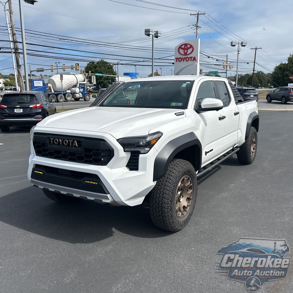 2025 Toyota Tacoma Trailhunter HV
