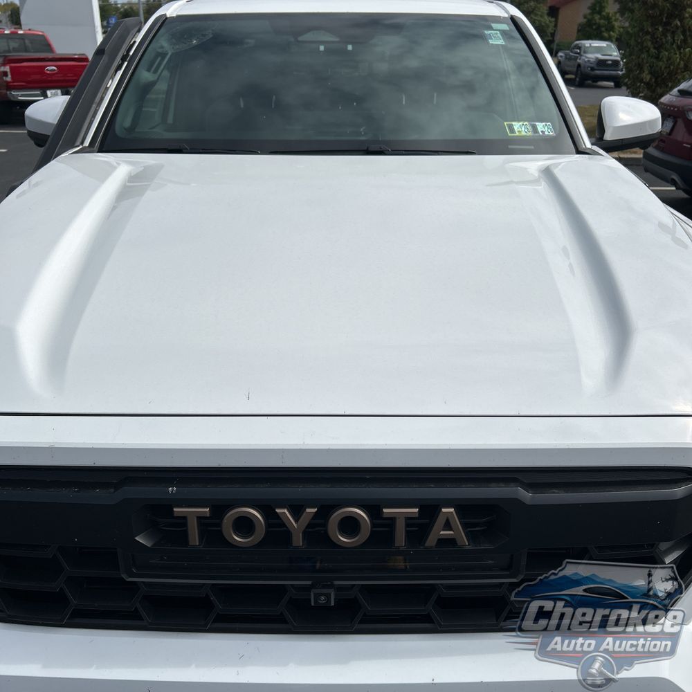 2025 Toyota Tacoma Trailhunter HV