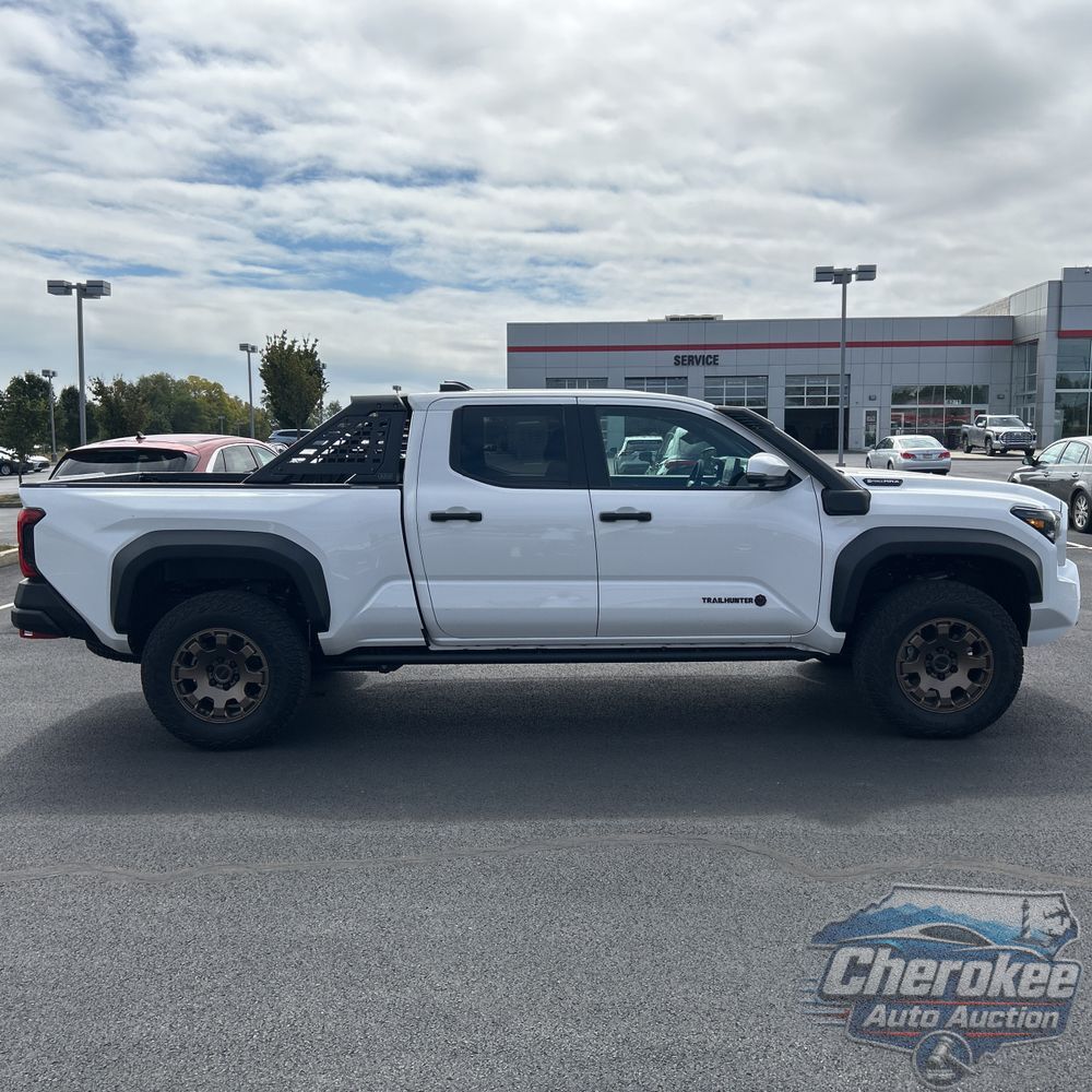 2025 Toyota Tacoma Trailhunter HV