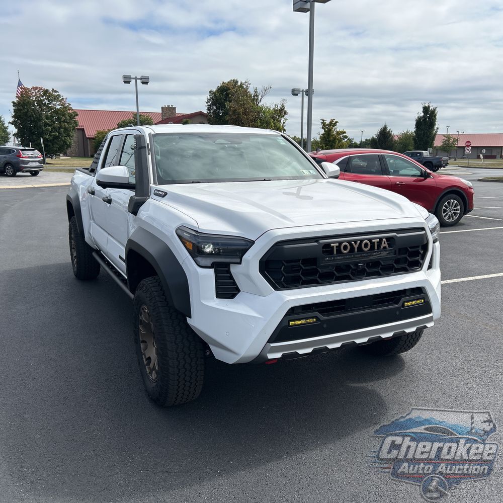 2025 Toyota Tacoma Trailhunter HV