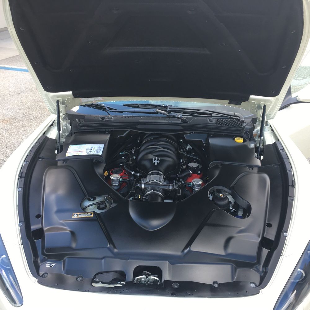 2012 Maserati GranTurismo Base