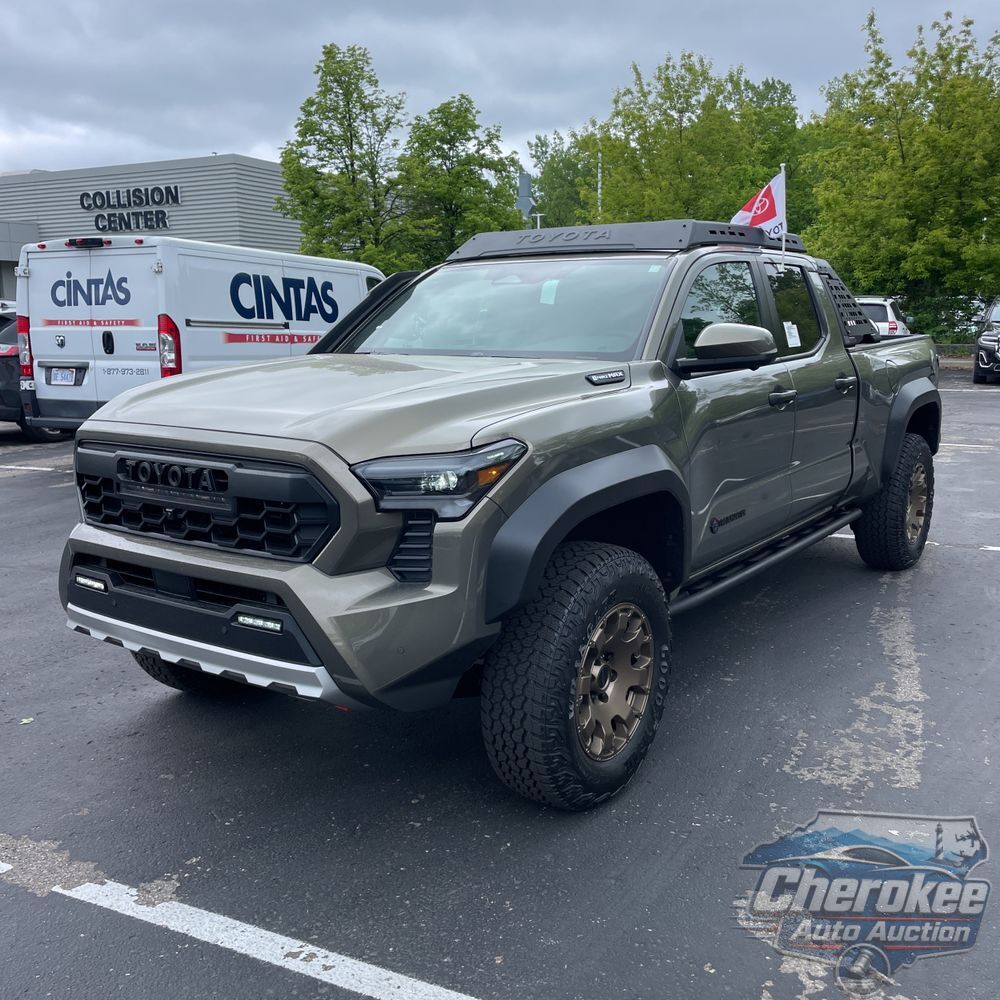 2025 Toyota Tacoma Trailhunter HV
