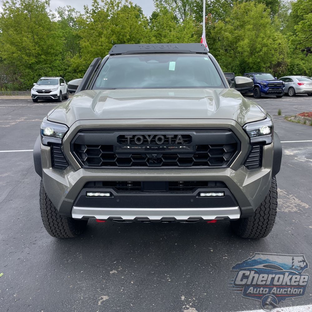 2025 Toyota Tacoma Trailhunter HV