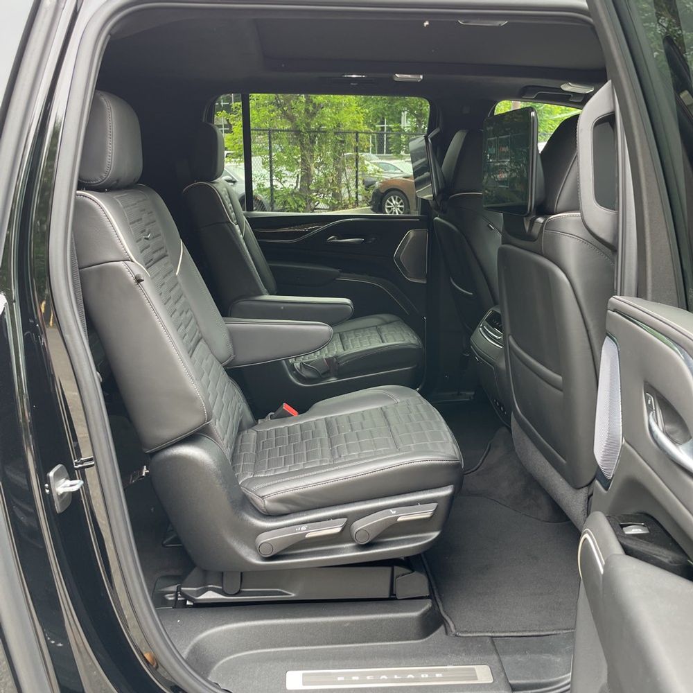 2024 Cadillac Escalade ESV Sport Platinum