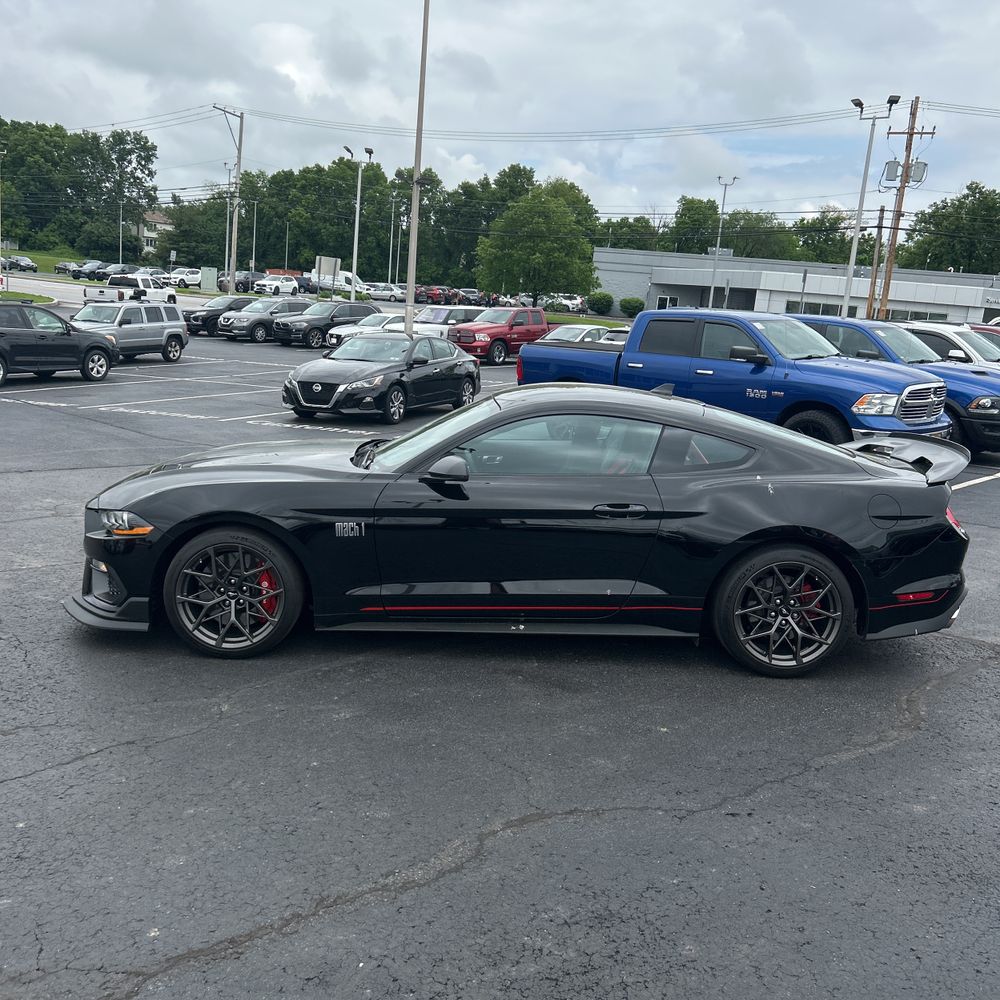 2022 Ford Mustang Mach 1