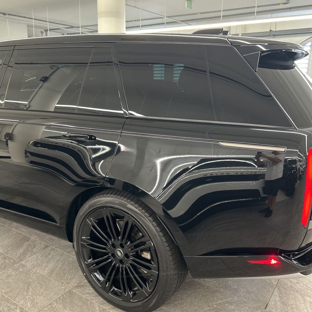 2023 Land Rover Range Rover P530 SE LWB