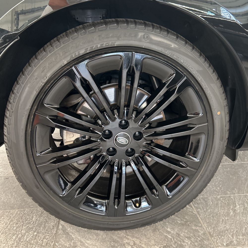 2023 Land Rover Range Rover P530 SE LWB