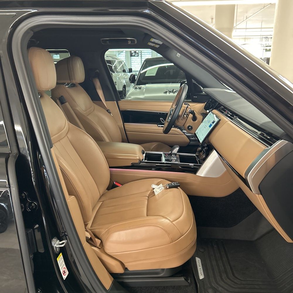 2023 Land Rover Range Rover P530 SE LWB