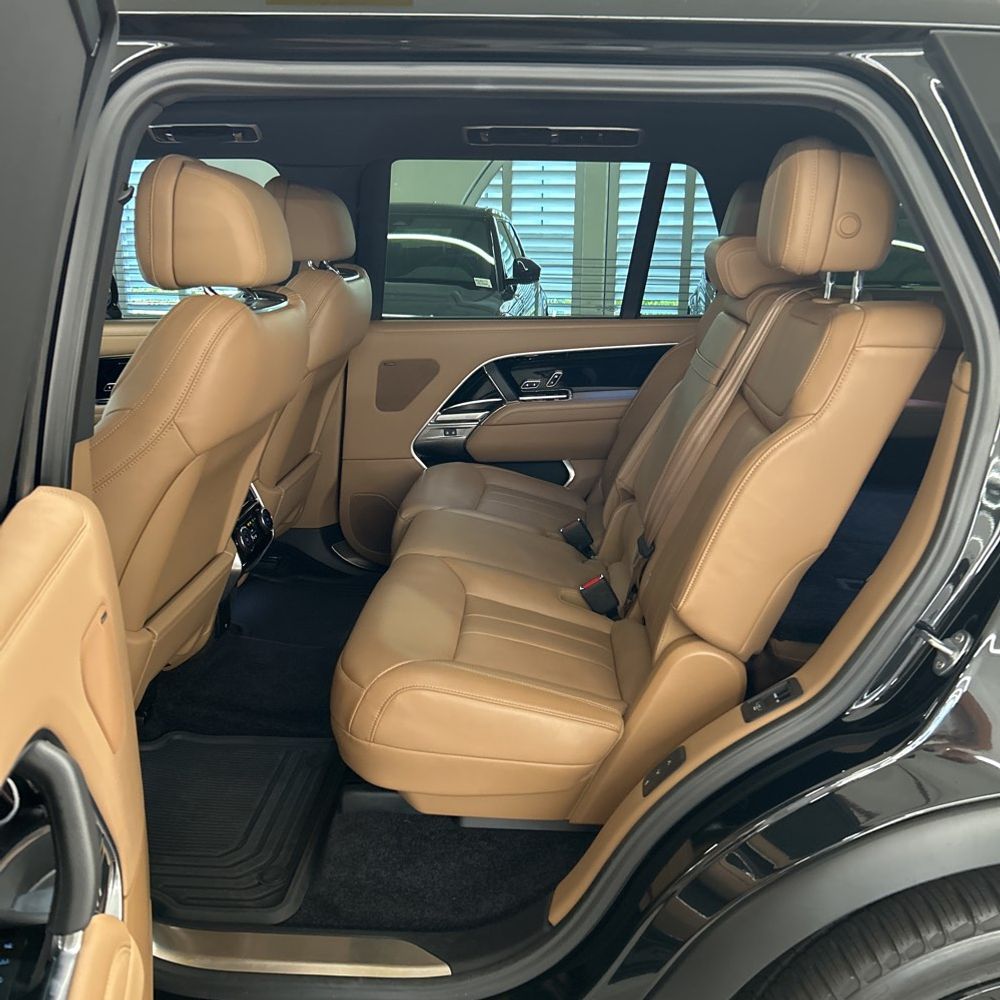 2023 Land Rover Range Rover P530 SE LWB