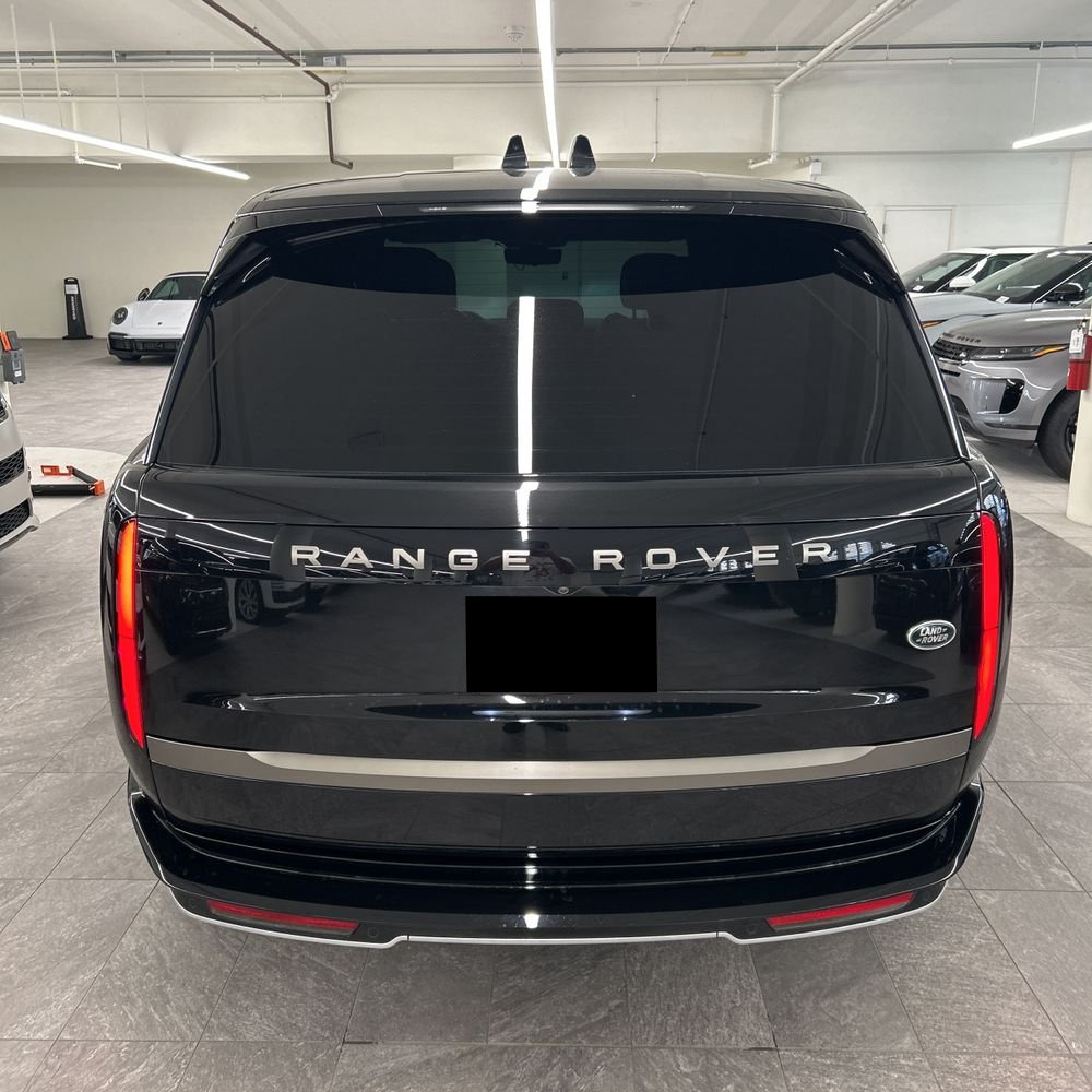 2023 Land Rover Range Rover P530 SE LWB