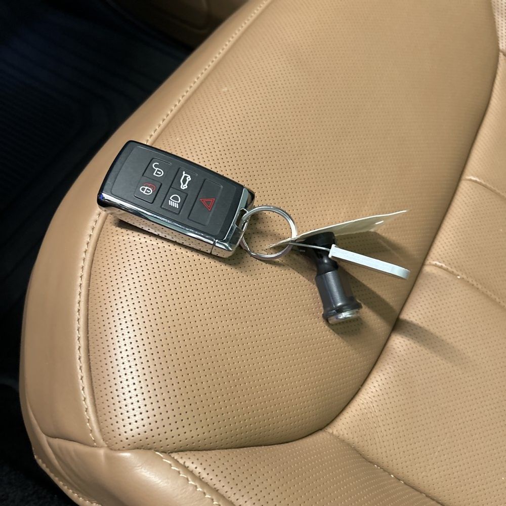 2023 Land Rover Range Rover P530 SE LWB