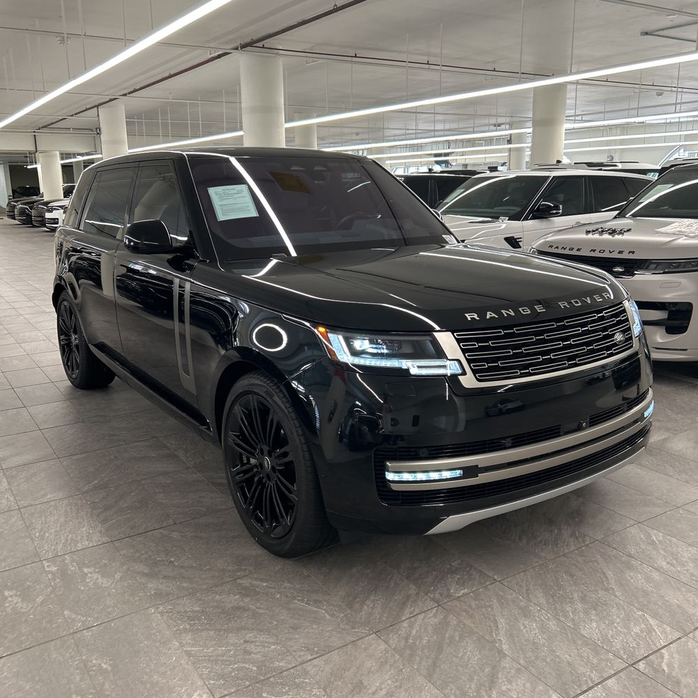 2023 Land Rover Range Rover P530 SE LWB