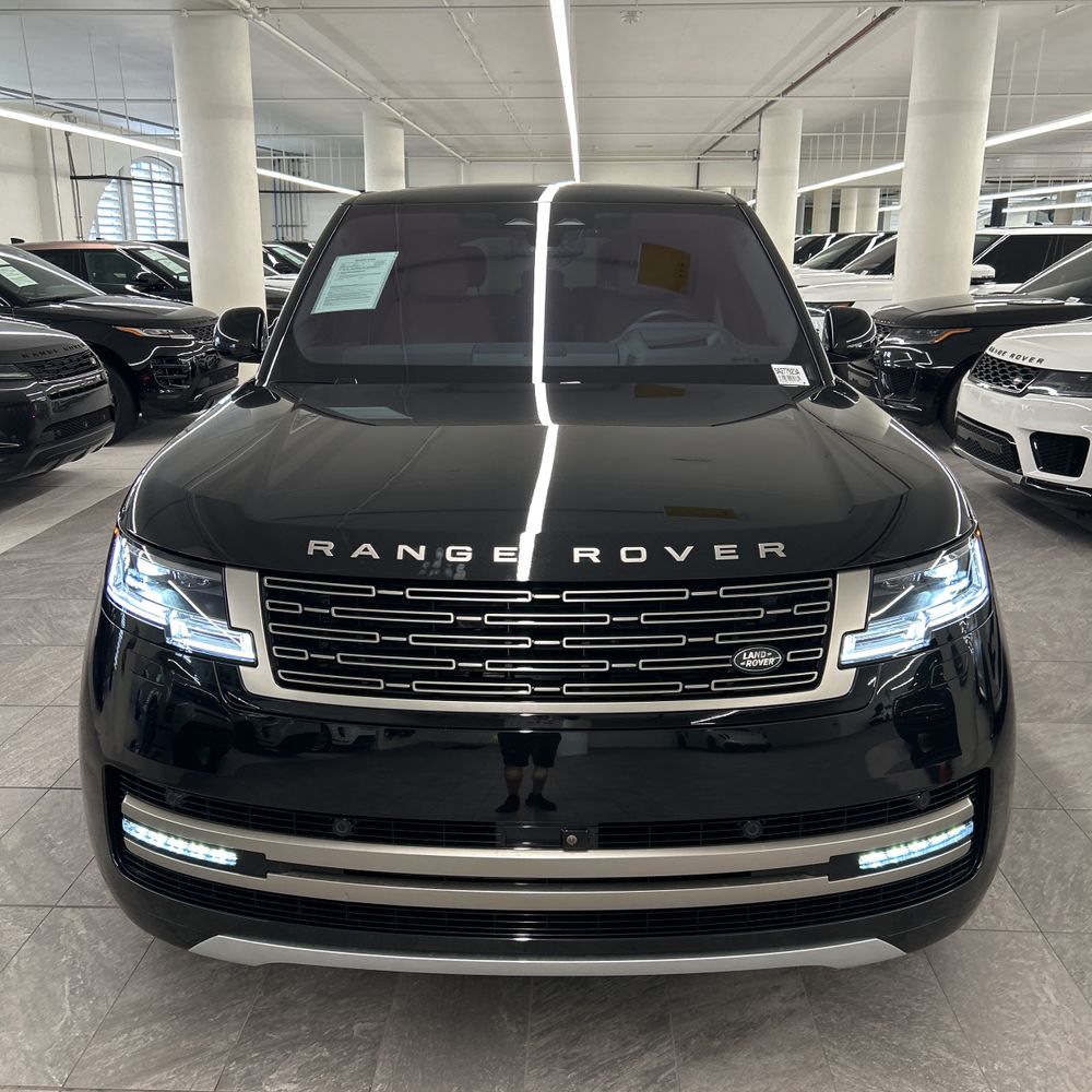 2023 Land Rover Range Rover P530 SE LWB