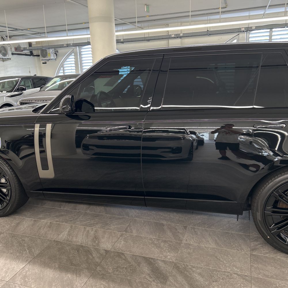 2023 Land Rover Range Rover P530 SE LWB