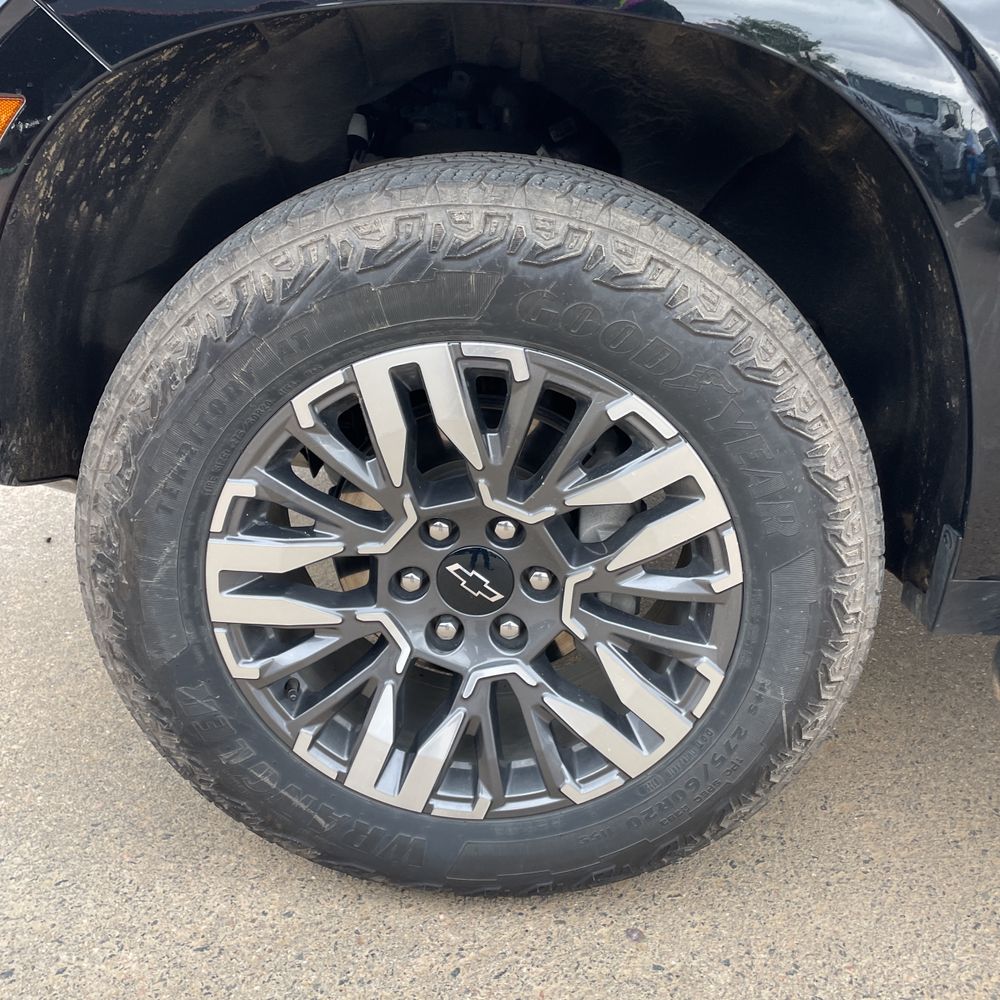 2025 Chevrolet Suburban Z71