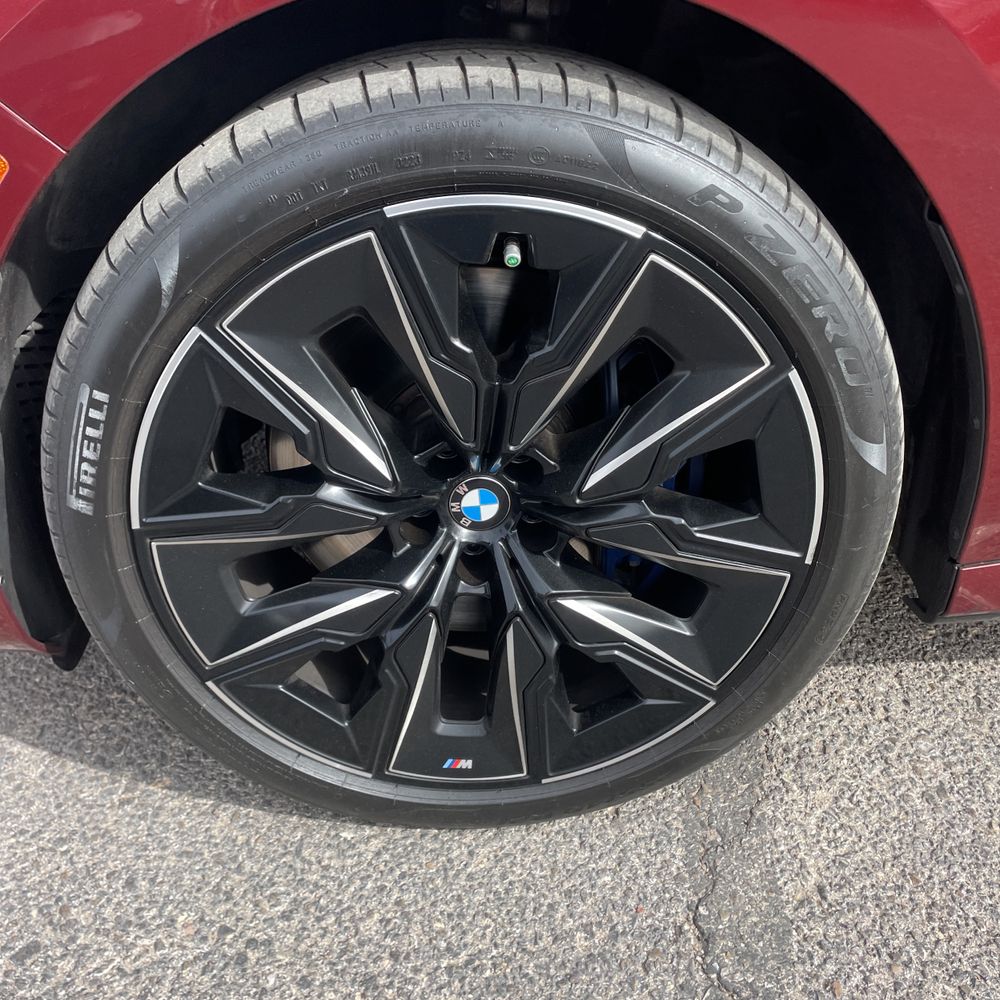 2023 BMW 7-Series 740i