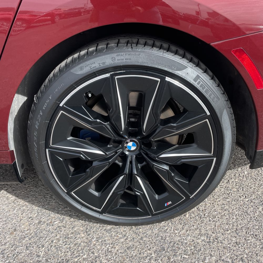 2023 BMW 7-Series 740i