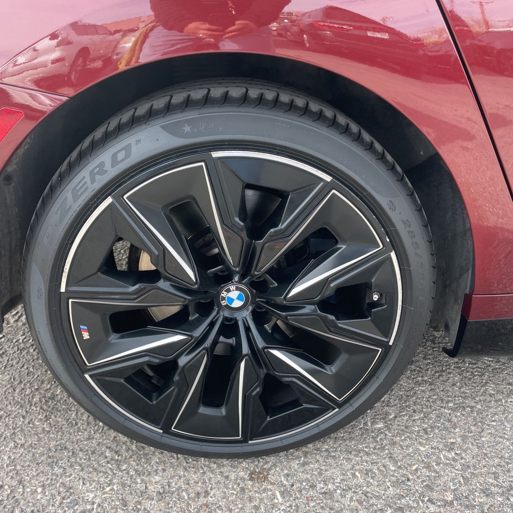 2023 BMW 7-Series 740i