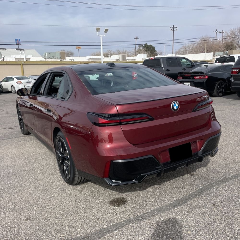 2023 BMW 7-Series 740i
