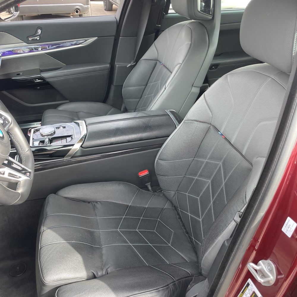 2023 BMW 7-Series 740i