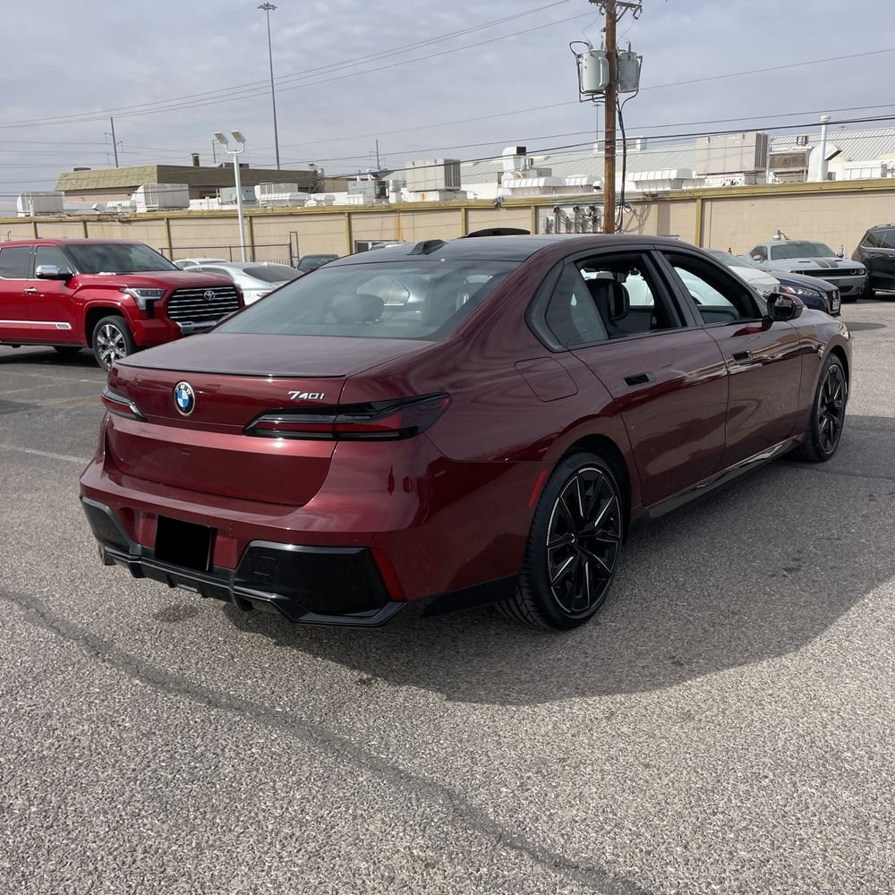 2023 BMW 7-Series 740i