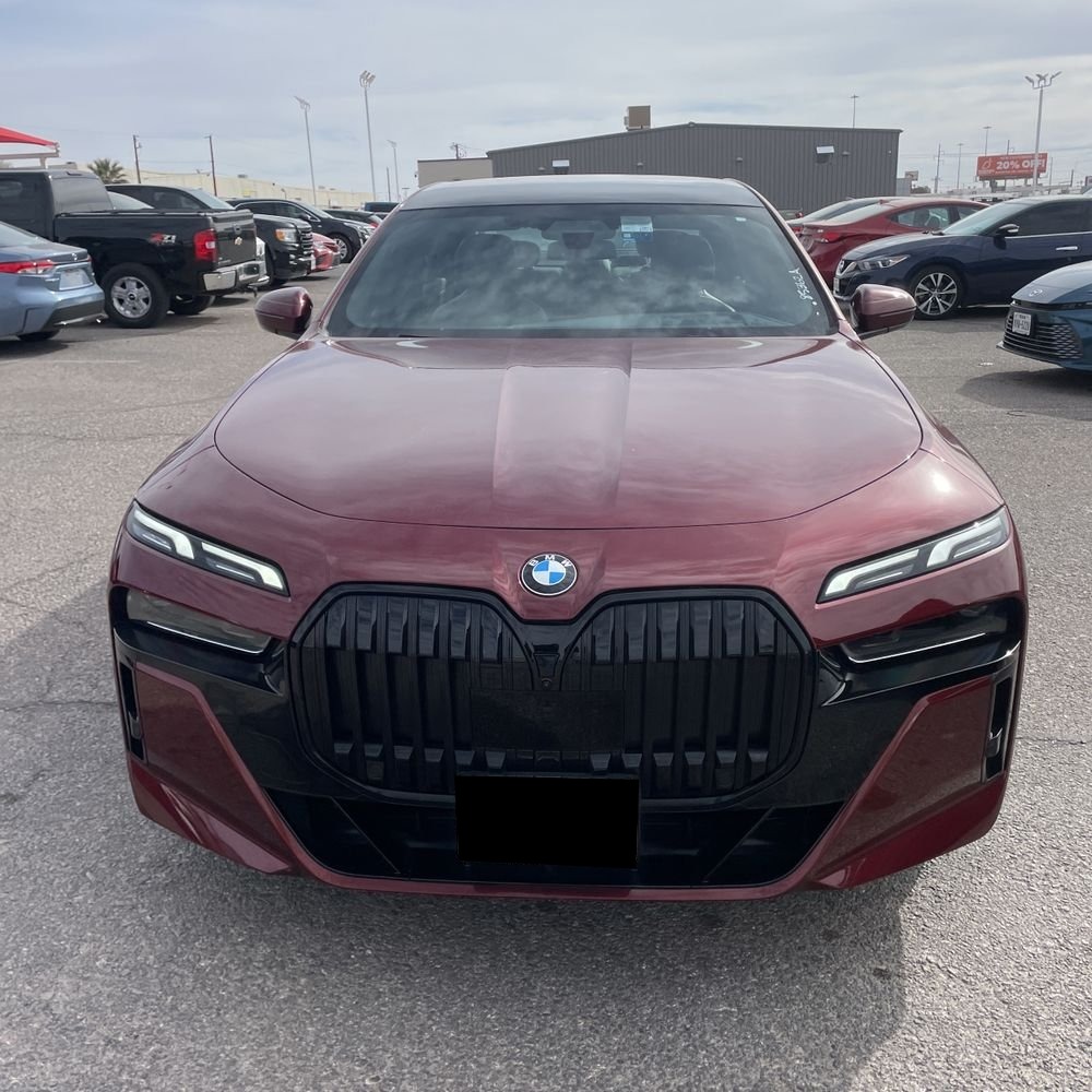 2023 BMW 7-Series 740i